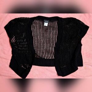 Open Knit Sleeveless Shrug Sweater by mingle.